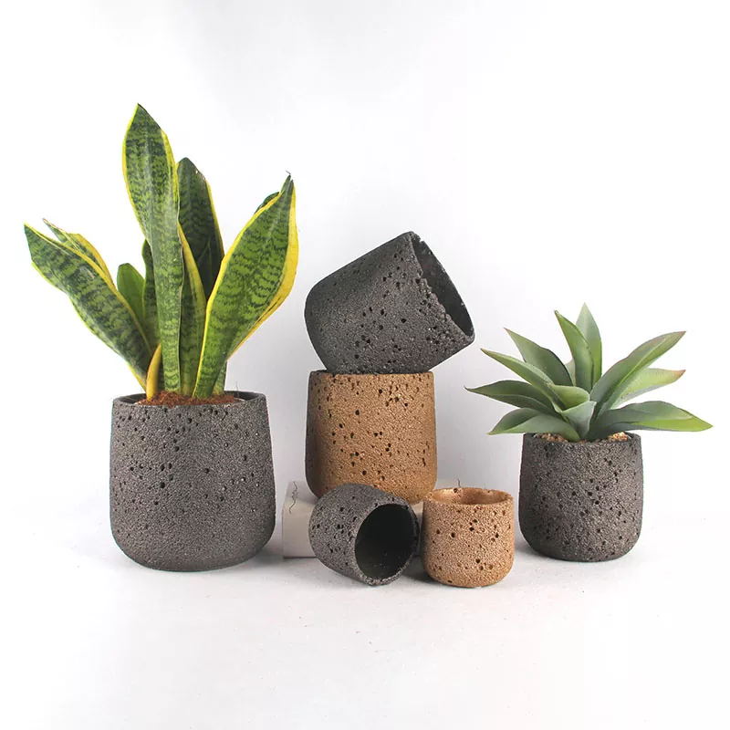 Klassiske plantekrukker i steintøy